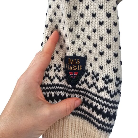 VTG Dale of Norway Wool METAL Clasp Sweater Pullover S FAIR ISLE NORDIC Birdseye - Picture 14 of 14